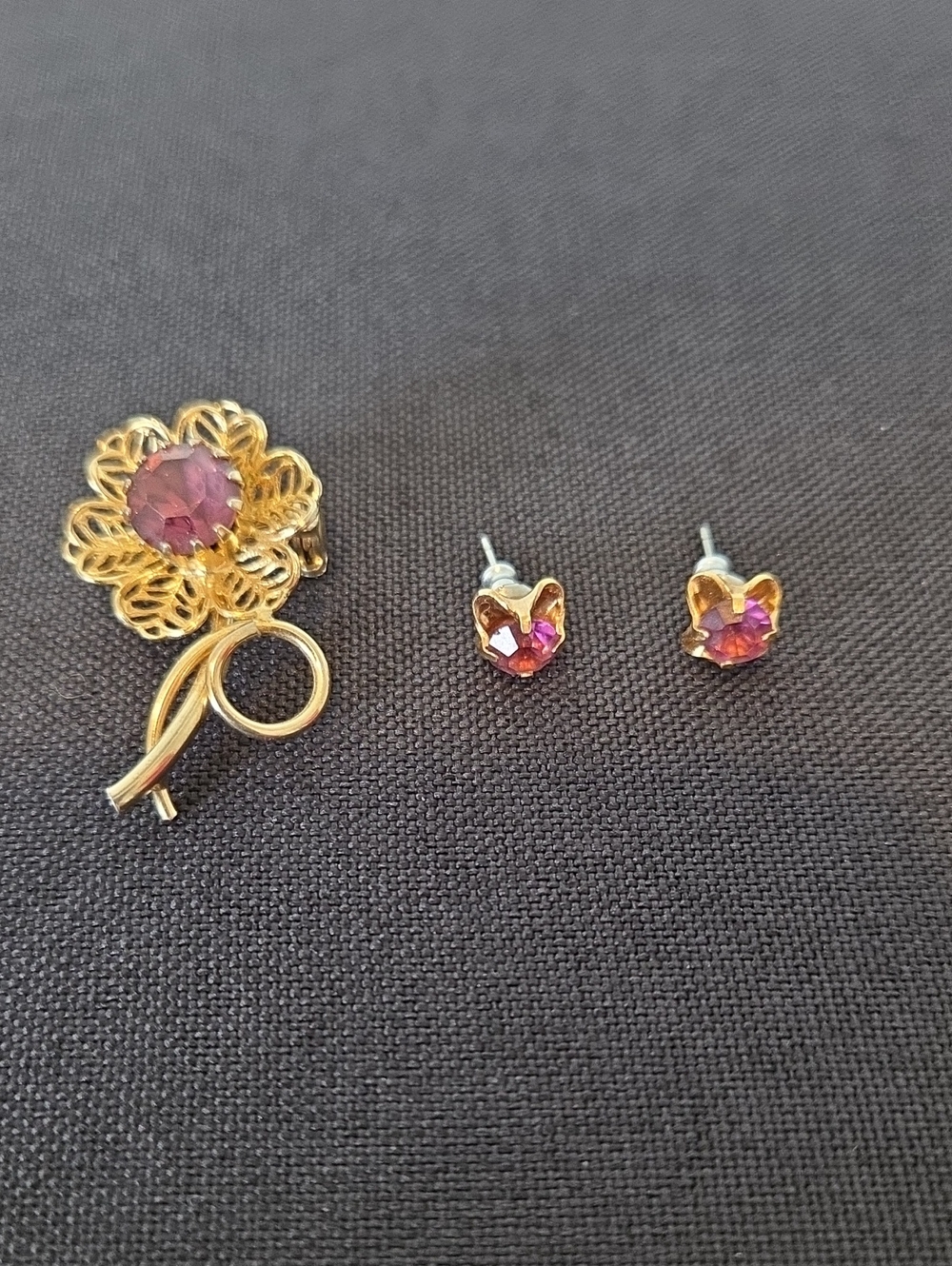 Gold Flower Brooch and Heart Stud Earrings Set with Pink Gemstones